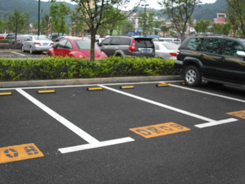 停車(chē)位標線(xiàn)